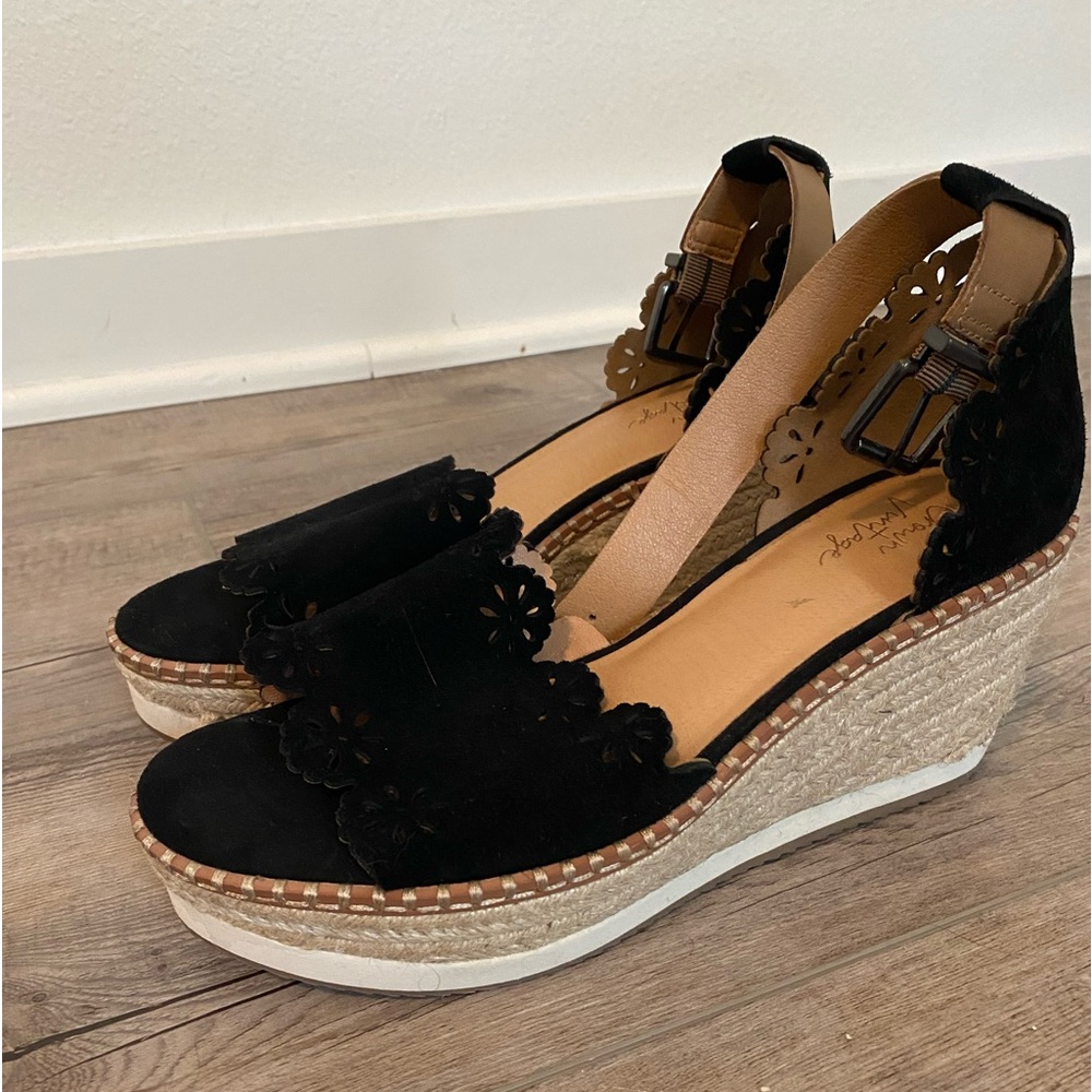 Black wedges size 7 1/2